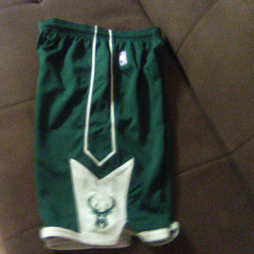 Basketball shorts - Picture 3 of 3